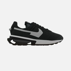 BRAND NEW MEN'S NIKE SHOES 10 .5