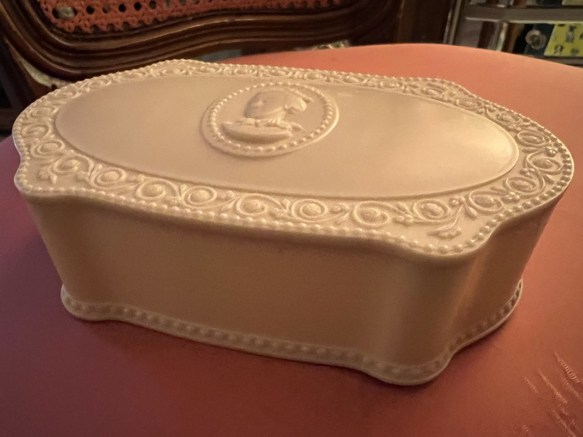 Vintage Luxor Body Powder Box