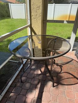 Patio Table Round 42”