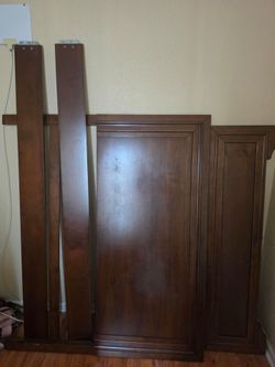 Wooden Bedframe (Queen)