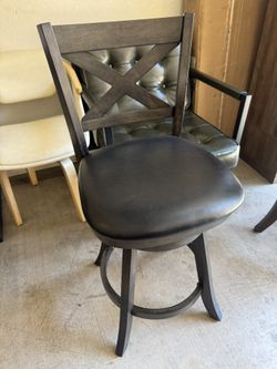 Swivel Barstool 