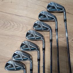 TaylorMade Sim Max Irons (5-PW,AW)