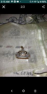 Sterling silver crown pendant