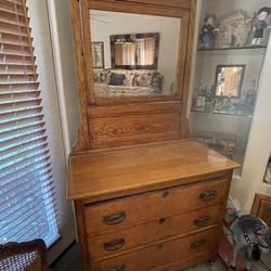 Antique Oak Wooden Dresser w/mirror. Taking Offers