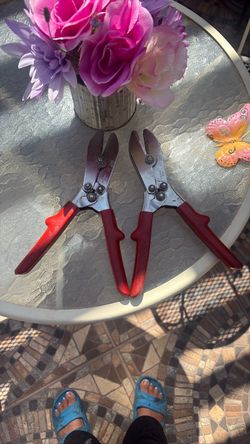 Pipe crimper