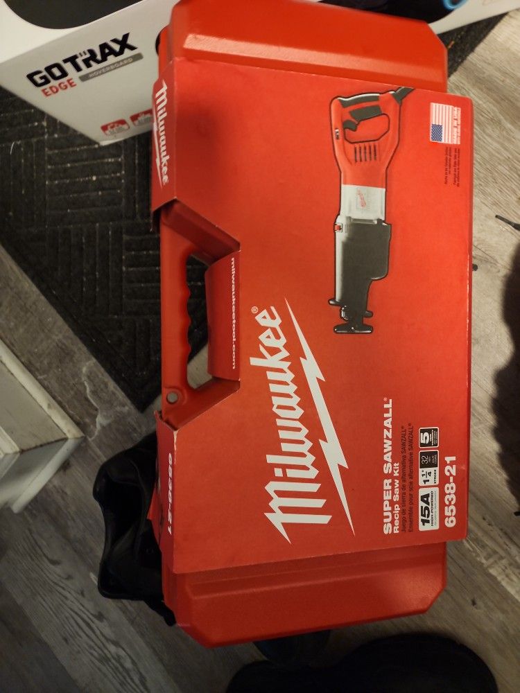 Milwaukee M18 SuperSawSall New