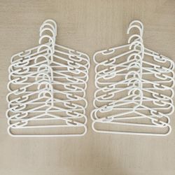 White Infant/Toddler Hangers (19)