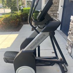 Nordic Track iFit Elliptical Machine