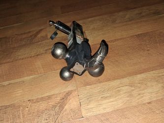 3 way trailer hitch with hook.