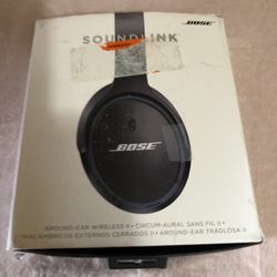Bose SoundLink Around-Ear Wireless Headphones II - Black