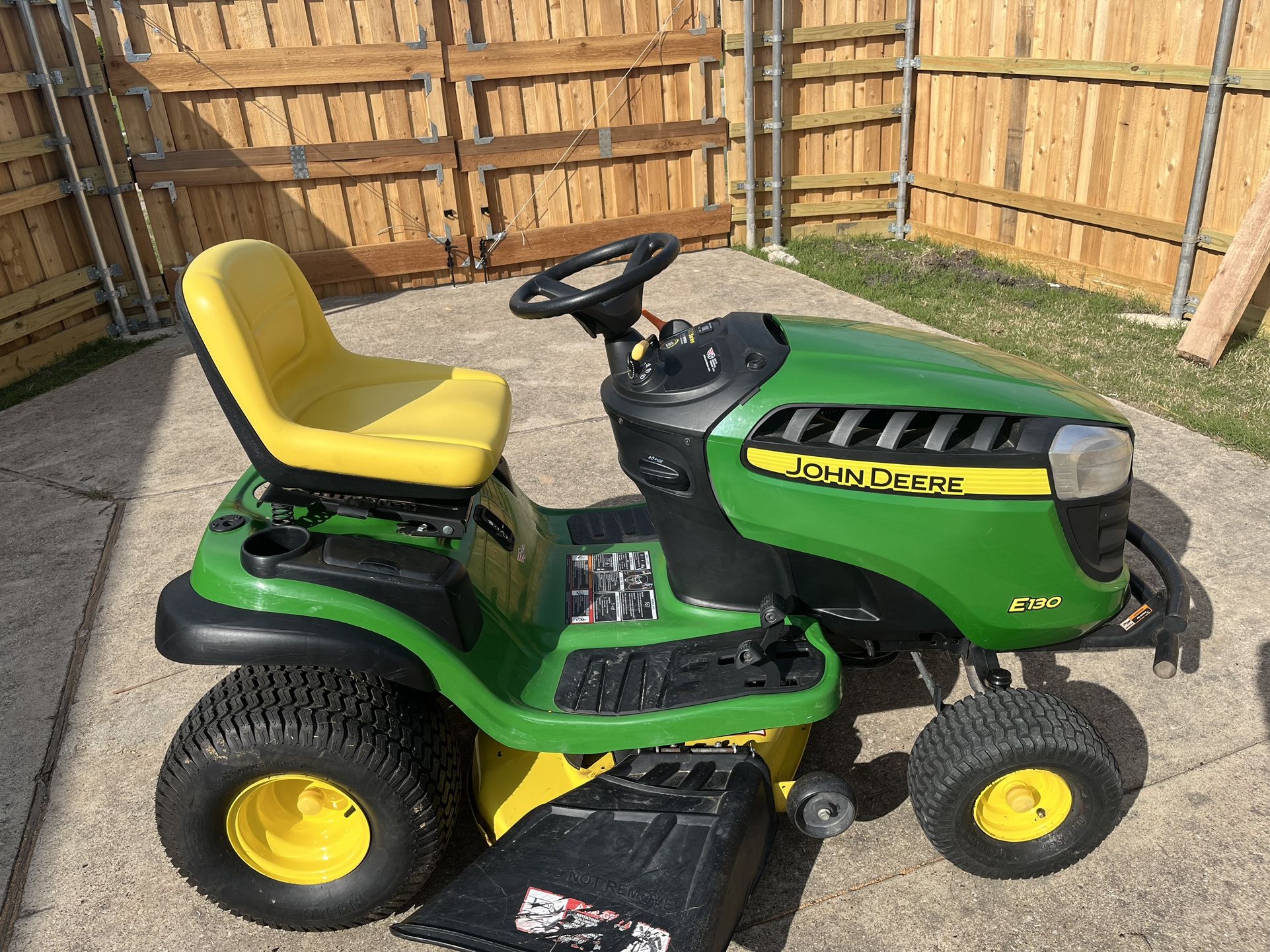 John Deere Riding Mower