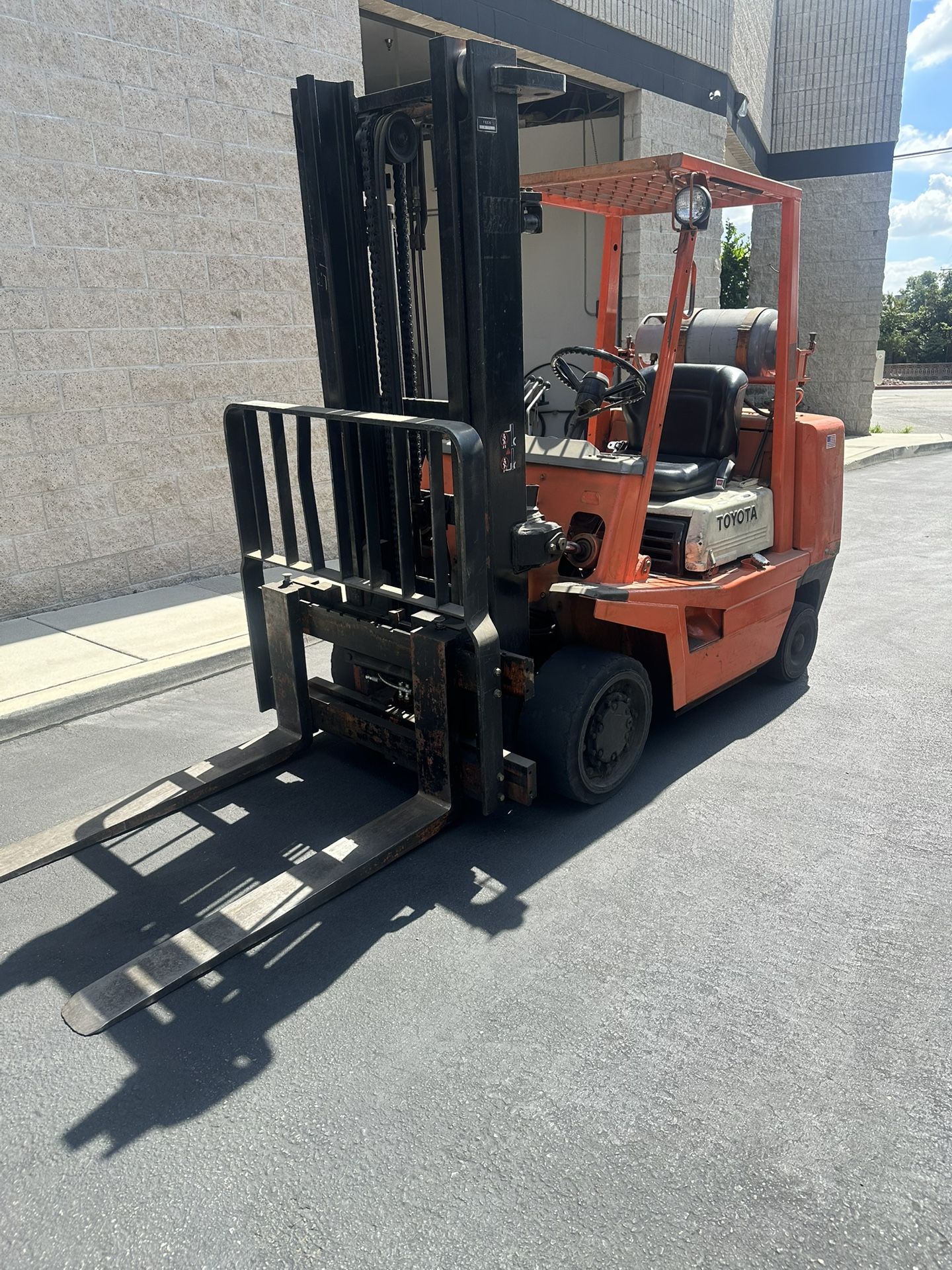 Toyota 8,000 Pound Forklift 8K