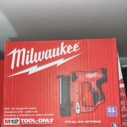 Milwaukee M12 23G Nailer