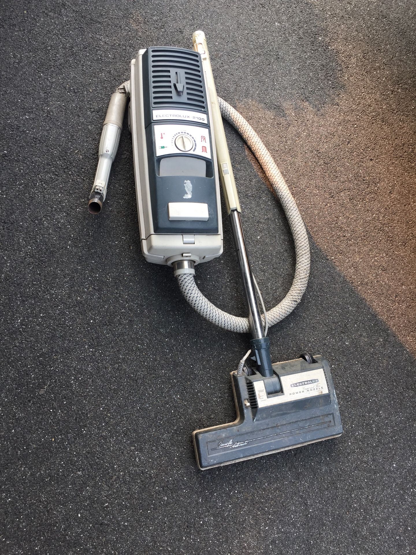 CANISTER VACUUM CLEANER ELECTROLUX 2100 VACUUM CLEANER