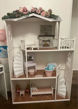 Large doll house for my generation or American girl doll