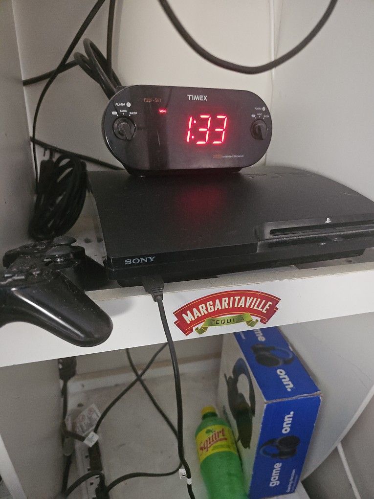 ps3+ gta4 complete edition & fight night champion digital version on ps3 + games shown on picture