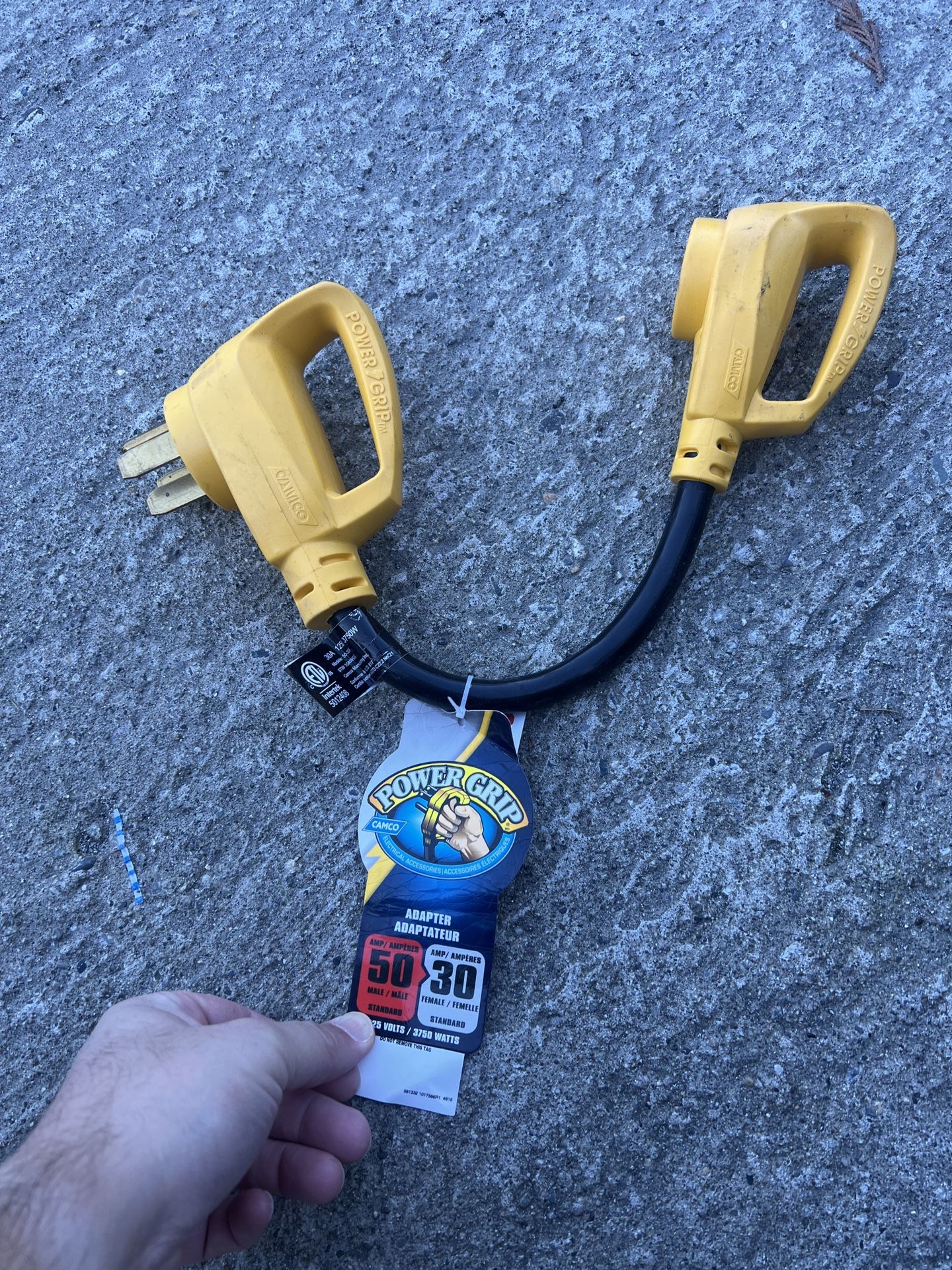 Camper/RV Dogbone Electrical Adapter-Camco PowerGrip