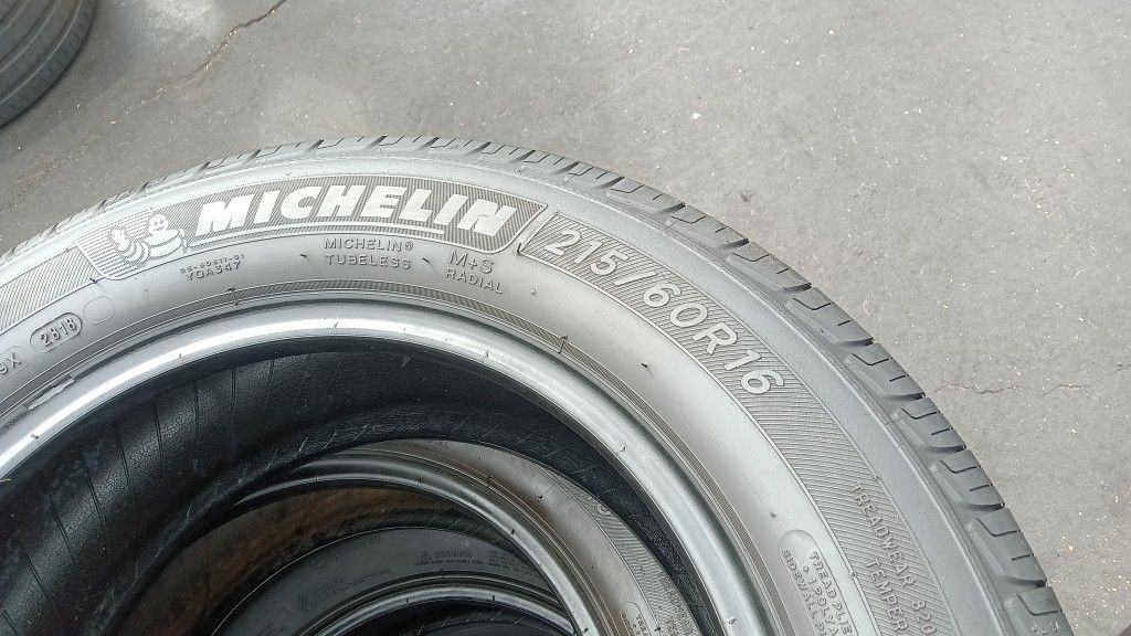 4 Llantas 215 60 R16 Michelin
