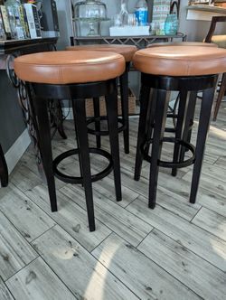 Bar Stools With Swivel $30.00 Each
