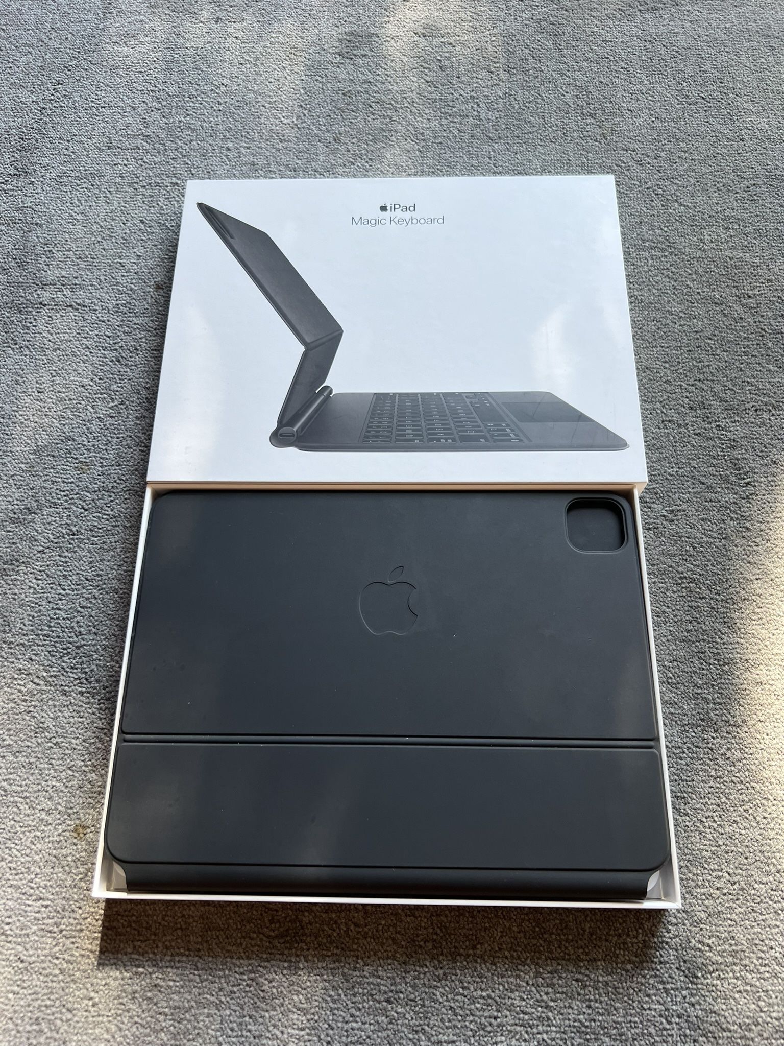 Apple Magic Keyboard for iPad air 5th Gen 10.5 and iPad Pro 11 Inch