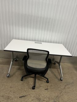 Desk 60”x30” With a Knoll Generation Chair