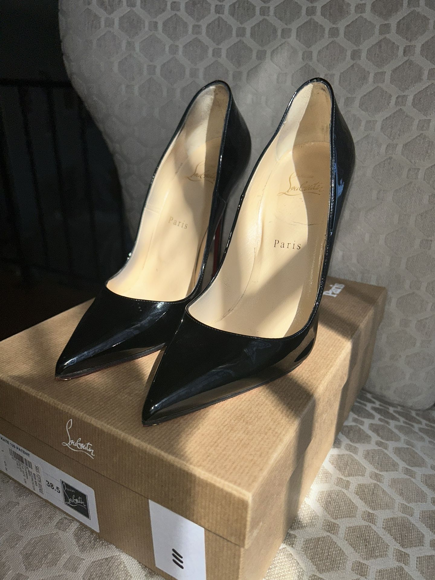 38.5 Christian Louboutin black patent 120mm