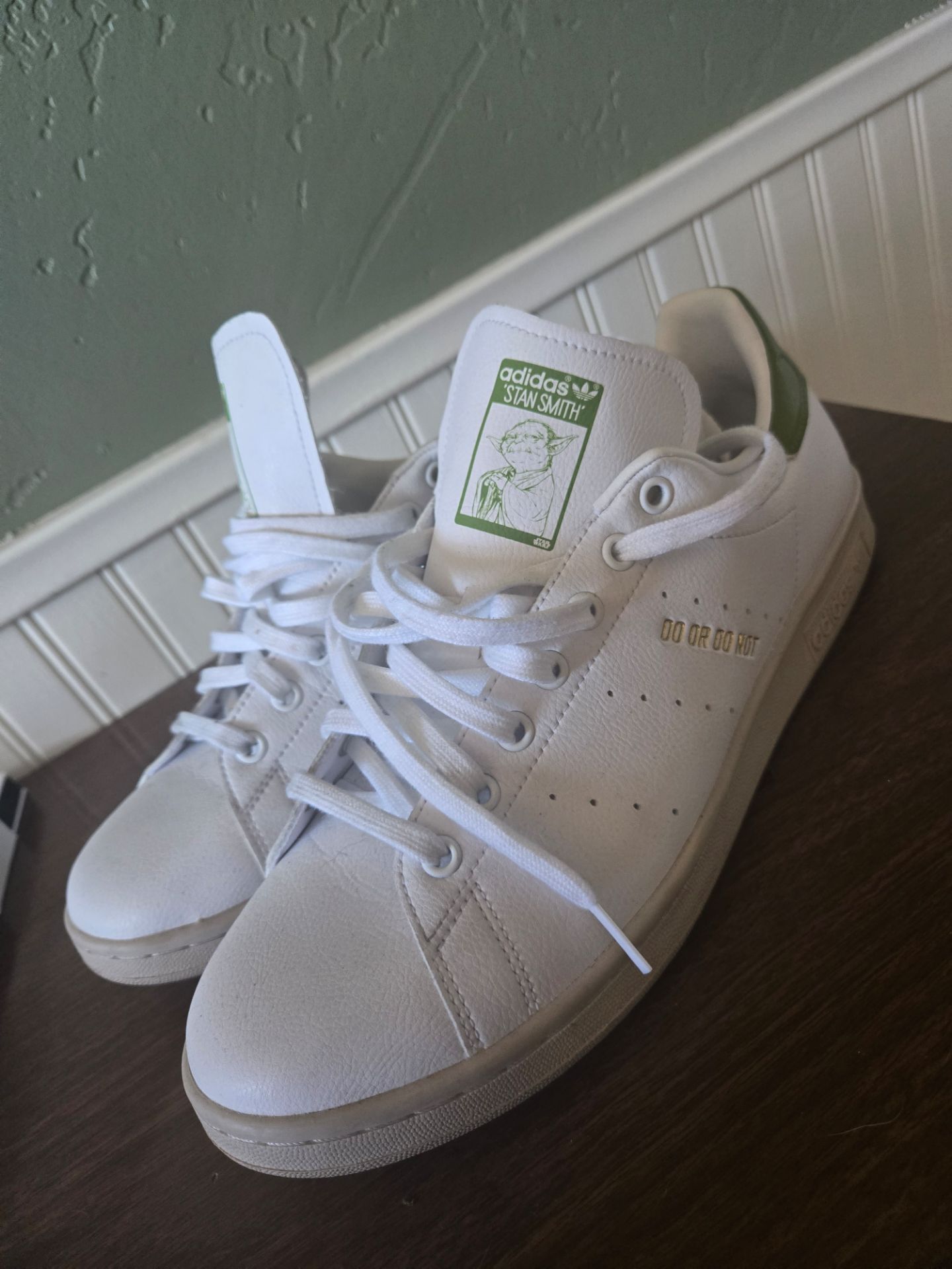 Adidas stan smith x star wars yoda shoes