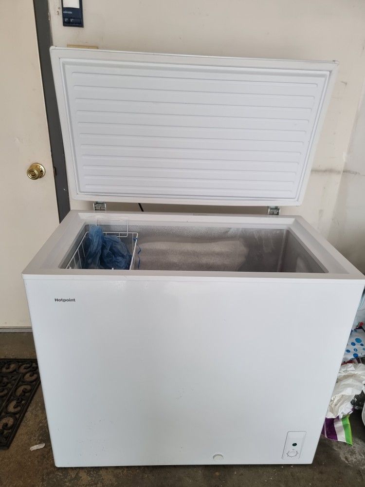 Fully Functioning Chest Freezer
