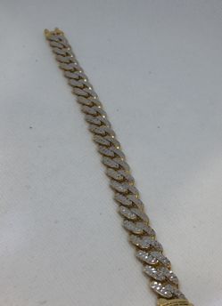 10K Y Gold Royal laser cut bracelet 8 inches