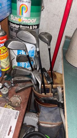 Left handed golf clubs