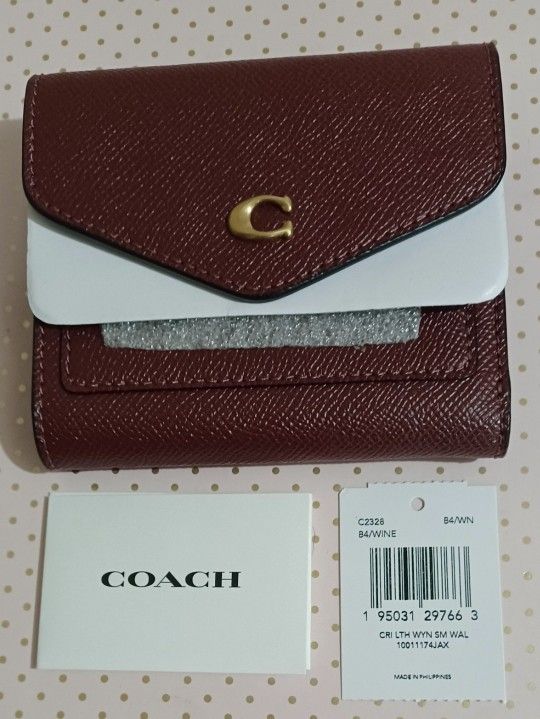 ♡COACH Wyn Small Wallet♡