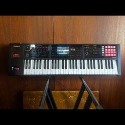 FS/FT:   Roland Juno  FA06 Keyboard 