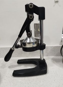 Jl Mulino New York Cast Iron Juicer 