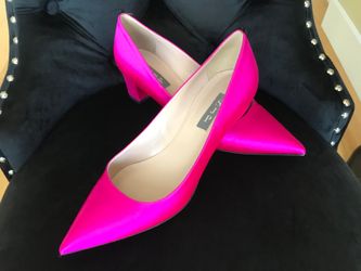 SJP by Sarah Jessica Parker Pink Satin Pointed Toe Block Heel Pumps. Size 7.5