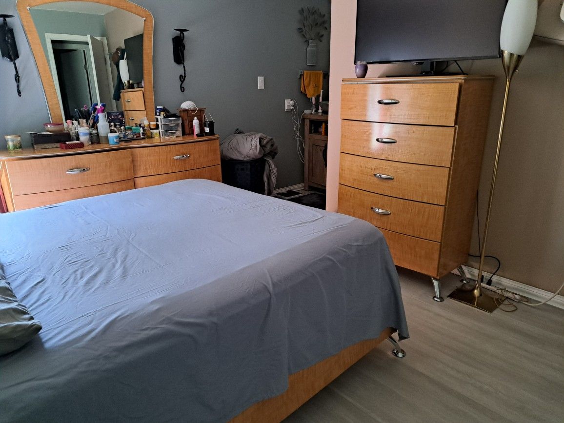Queen Bedroom Set.