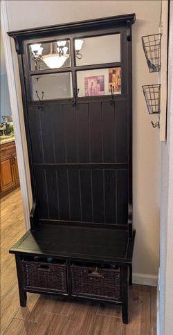 Entryway tree bench with storage