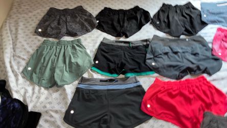 Lululemon sizes 4.  $29.99 cada uno