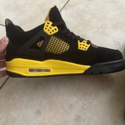 Air Jordan 4 Retro 'Thunder'