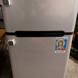 Haier Mini Refrigerator w/ Freezer