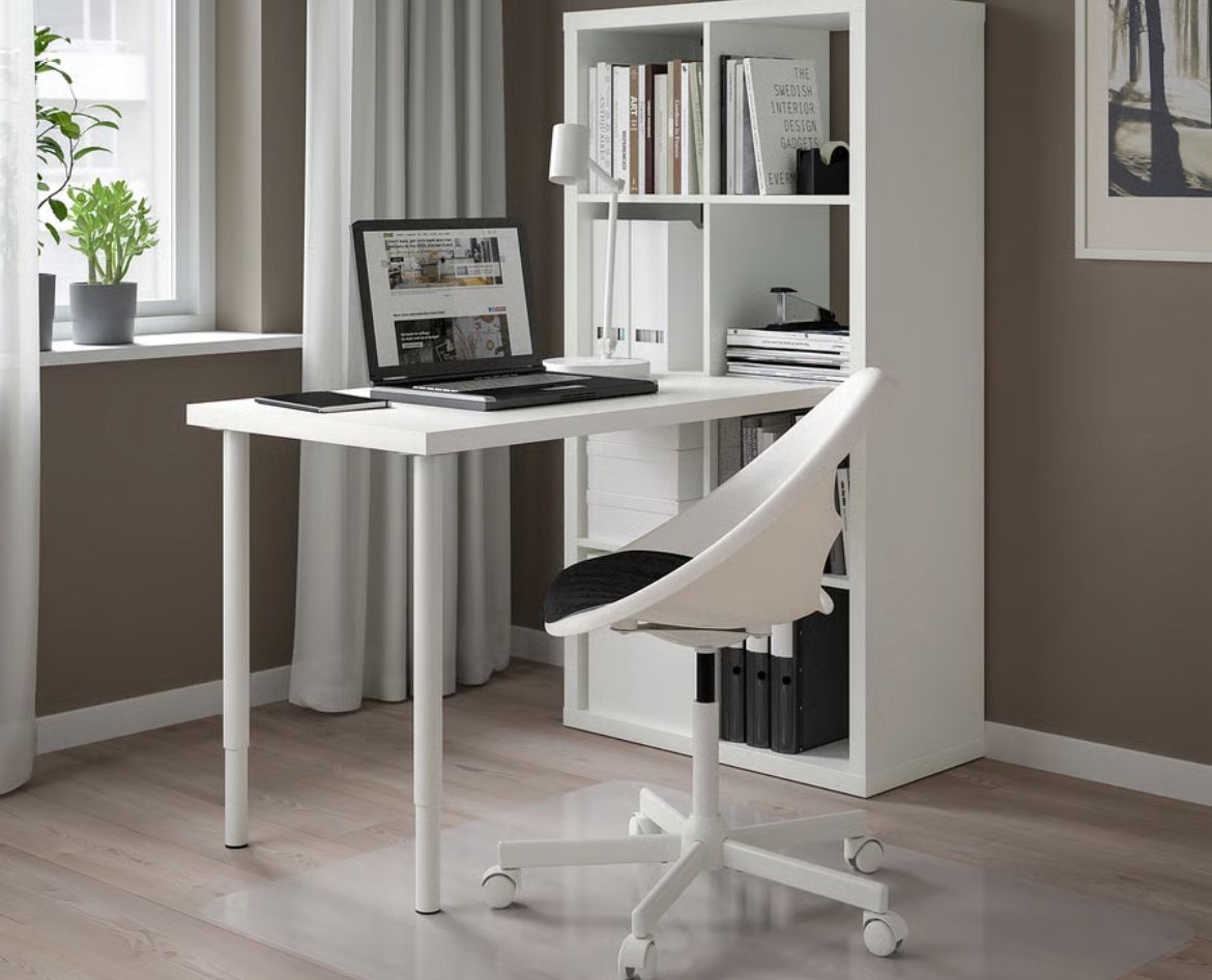 IKEA Desk And 2 Legs