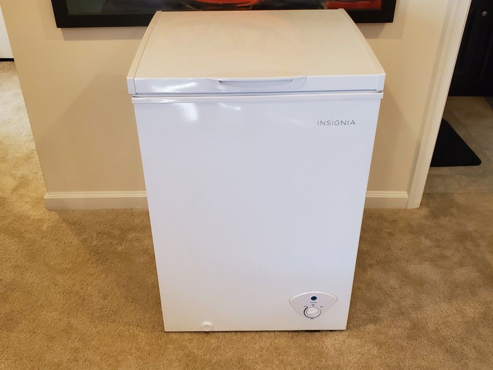 Insignia 3.5 Cubic Foot Chest Freezer