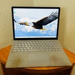 Microsoft Surface Laptop 2 13.5” TouchScreen i5-8350u 1.90Ghz 8GB 256GB SSD Windows 11 Pro
