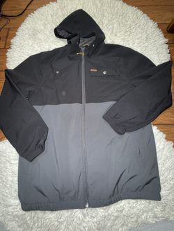 VOYAGER MEN'S WINDWEAR WIND/WATER RESISTANT JACKET(BLACK/GRAY, L )  Very good condition