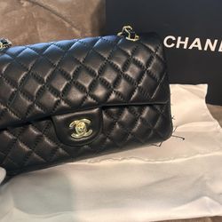 CHANEL Classic Flap Handbag