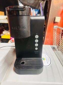 Keurig Single Serve Coffee Maker - Cracked Reservoir