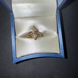 Lady’ s 18k Diamond Ring