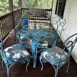 Table And Chairs 