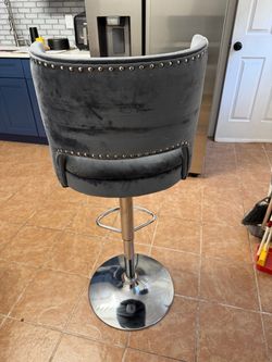 2 Bar Stools
