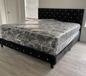 Button tufted bed frames available in king queen twin full delivery available!