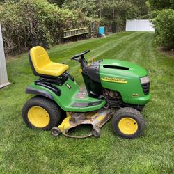 John Deere Lawn Tractor